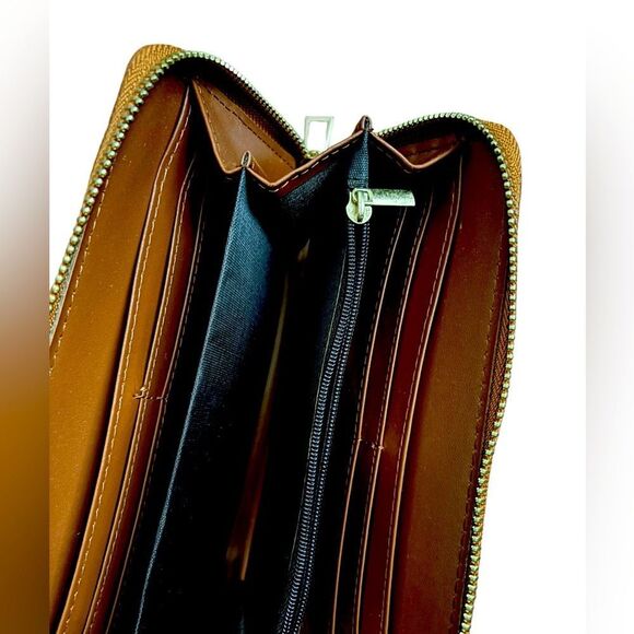 Vegan Cognac Zipper Wallet with Gold Closure NWOT - Picture 2 of 4